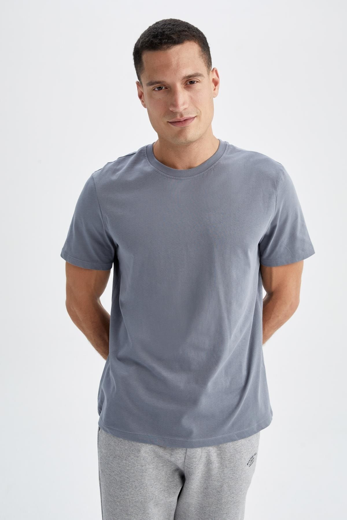 Regular Fit Bisiklet Yaka Basic Tişört