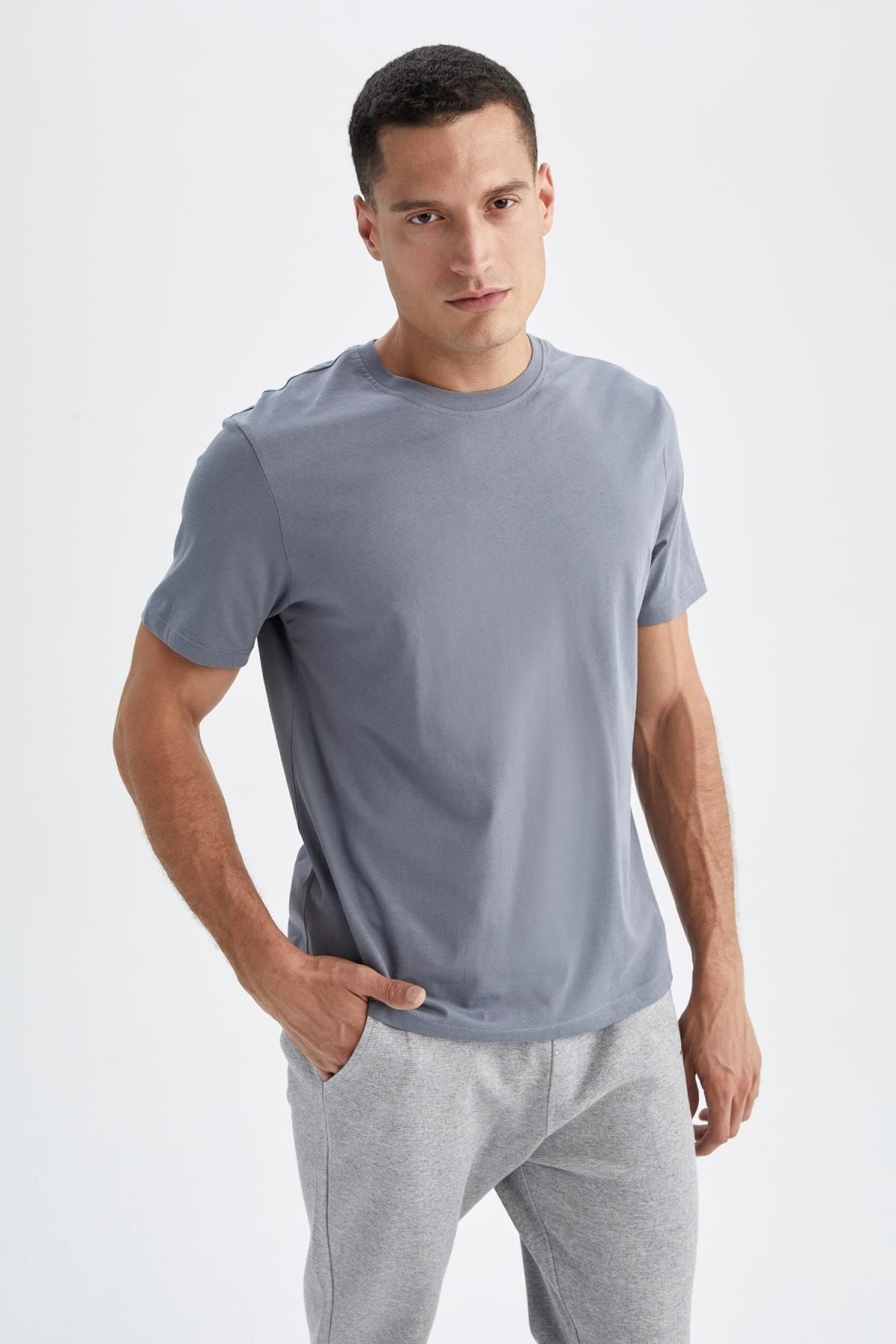 Regular Fit Bisiklet Yaka Basic Tişört