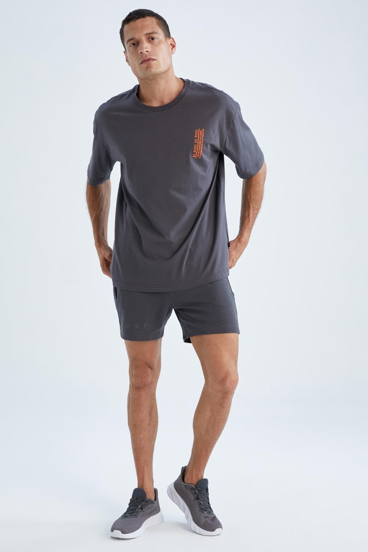Fit Oversize Fit Bisiklet Yaka Baskılı Kısa Kollu Tişört